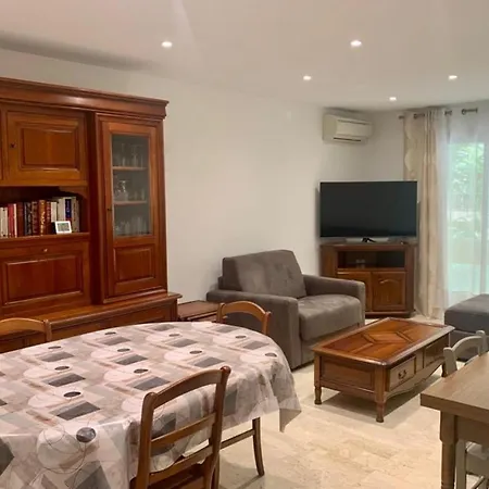 Hébergement de vacances Le Roxane 2 Bedroom In The City-center Of