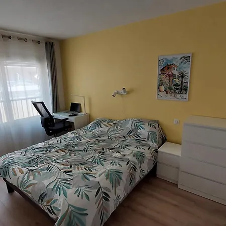 Hébergement de vacances Le Roxane 2 Bedroom In The City-center Of *